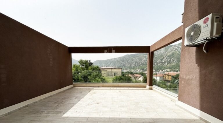 One-Bedroom Apartment in Dobrota