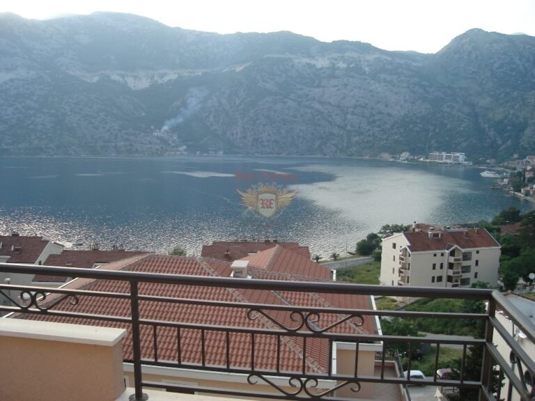 Cozy Apartment with Sea View in Risan, Kotor