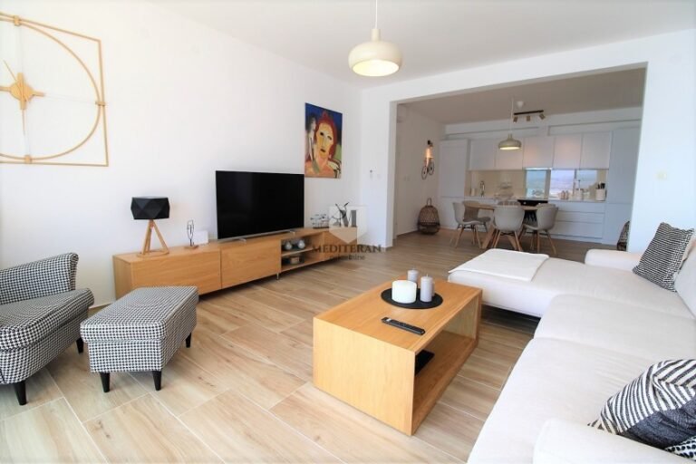 Luxurious Apartment in Njivice