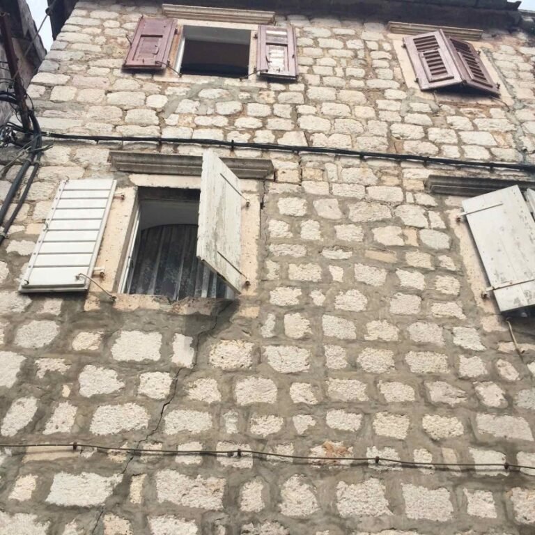 House for Sale in Perast