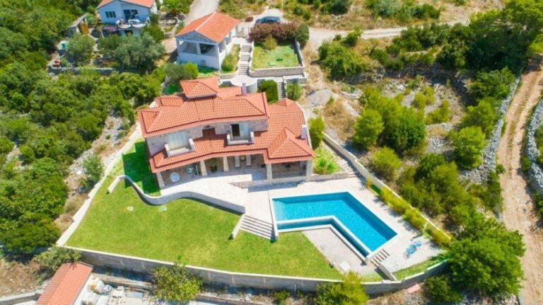 House for Sale in Luštica