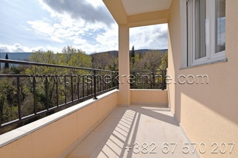 Spacious Apartment in Igalo, Herceg Novi