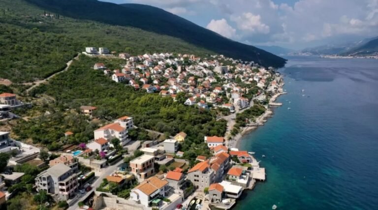 Prime Seaside Land in Krašići