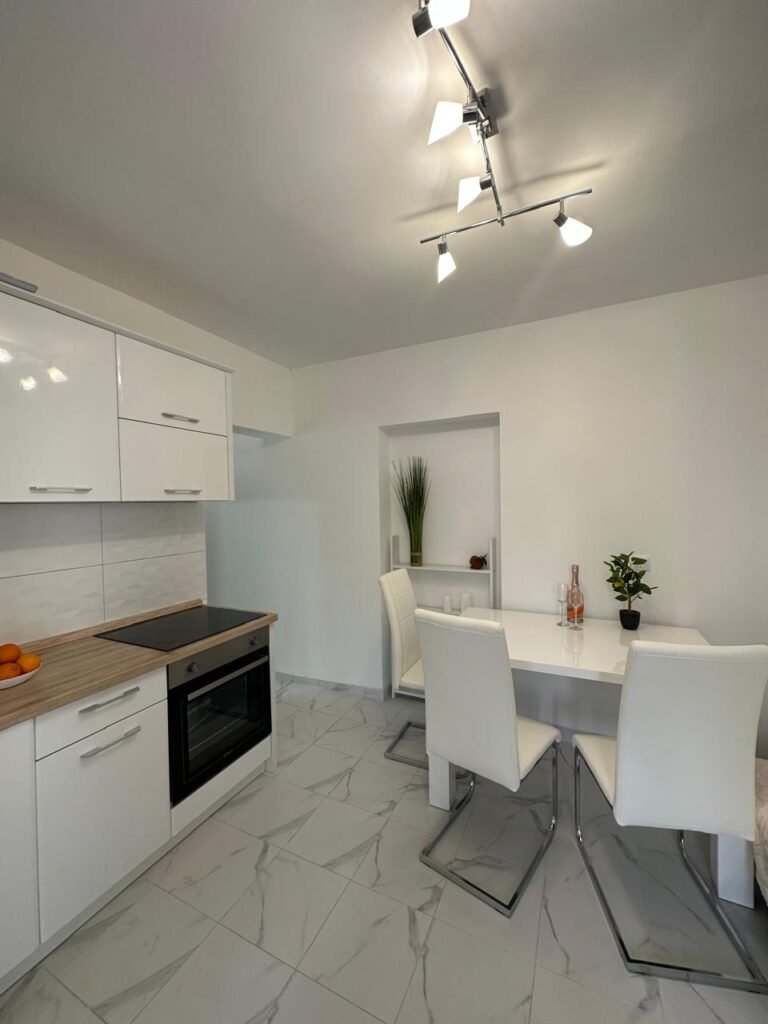 Apartment for Sale in Đenovići