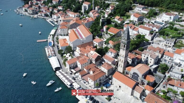 House for Sale in Perast